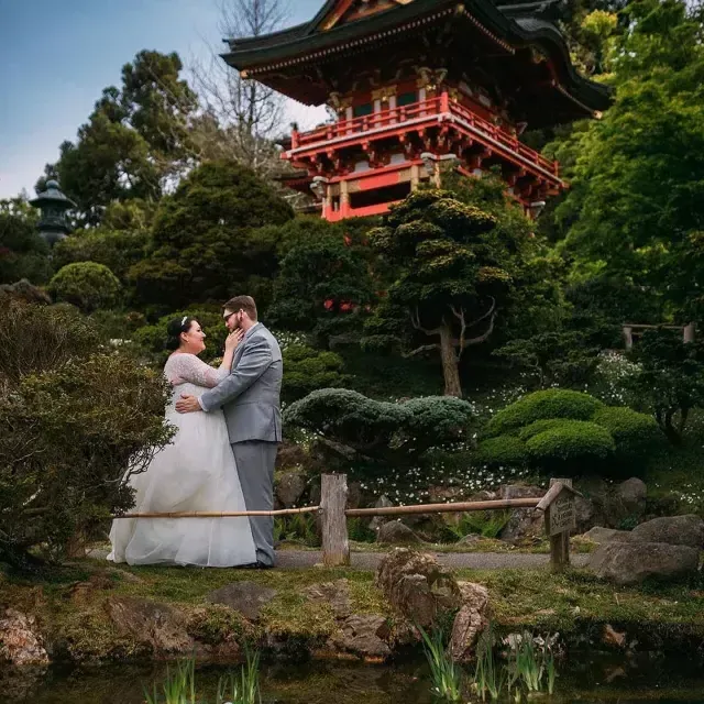 Married couple in front of the Japanese Tea Garden